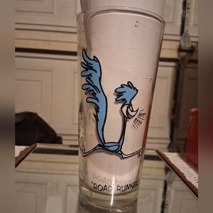 Vintage Collectors Looney Toons Tunbler Feat. The Road Runner